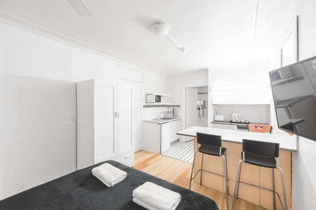 Manly Waves Studios & Apartments ซิดนีย์ ภายนอก รูปภาพ